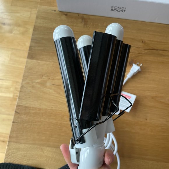 BRAND NEW Bondi Boost Wave Wand (32 mm) - Picture 3 of 6
